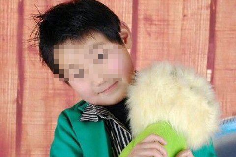 自杀男孩。