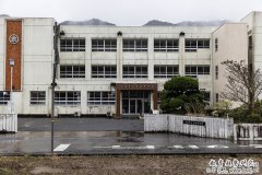 <b>日本去年出生率创123年以来新低，每年关闭超400所学校</b>